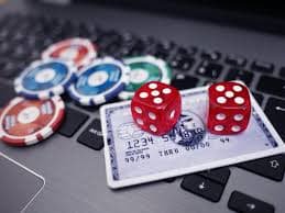 Antarmuka aplikasi mobile laris4d menampilkan menu utama dengan kategori live dealer, slot, dan sportsbook